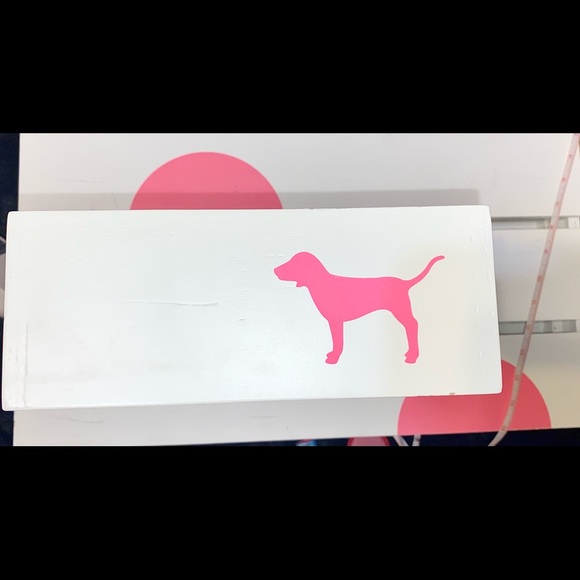VICTORIA’S SECRET PINK STORE DISPLAY PROP WOODEN TRAY PINK DOG RARE 13”L x 7”W - Picture 7 of 10